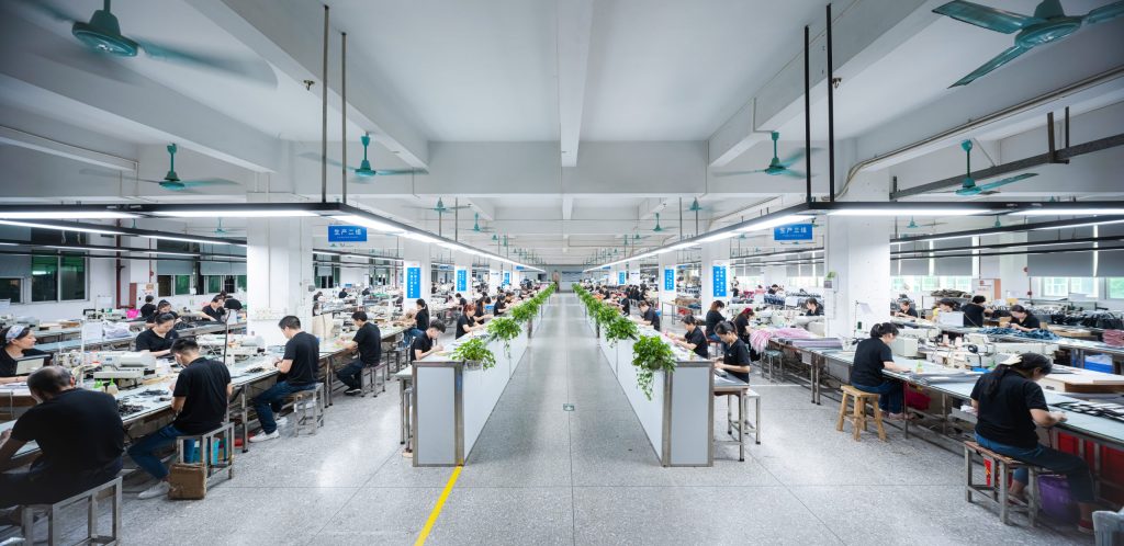 Reliable handbag manufacturer in China with OEM and ODM production workshop for bulk handbag manufacturing